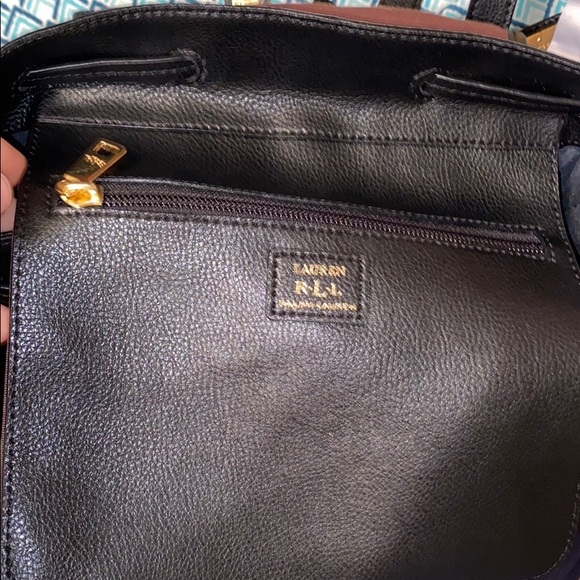 a polo back pack that can also be a hang bag - Picture 2 of 6